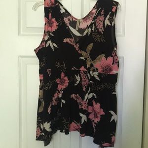 ‼️2 for $16‼️ Cutest top! Flowy hem! Gently worn!